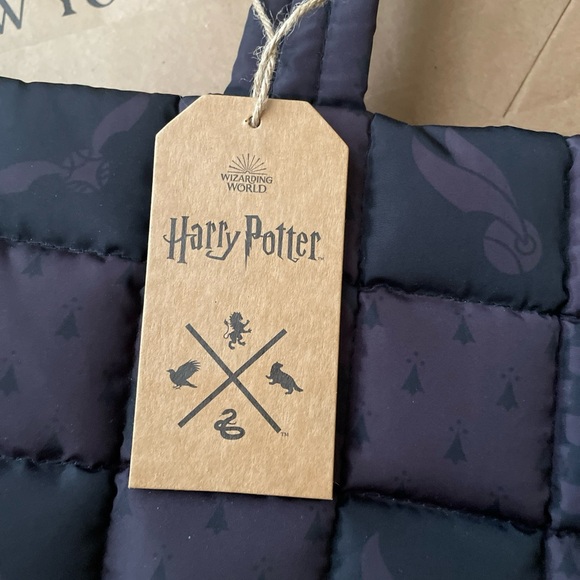 Authentic Harry Potter Athleisure Black Bag from HP store in NY Wizarding World - Picture 4 of 10